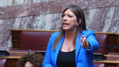 Ένταση-στη-Βουλή-ανάμεσα-σε-Κωνσταντοπούλου-και-Γεωργαντά:-«Τα-χέρια-σας-είναι-βαμμένα-με-το-αίμα-των-νεκρών-στα-Τέμπη»-–-«Είστε-φασίστες»
