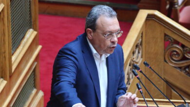 Κόντρα-Φλωρίδη-–-Φάμελλου-στη-Βουλή:-«Συνεχίστε-έτσι,-οδεύετε-στην-εξάτμιση-από-τους-πολίτες»-–-«Είσαι-υπουργός-για-τα-μπάζα»