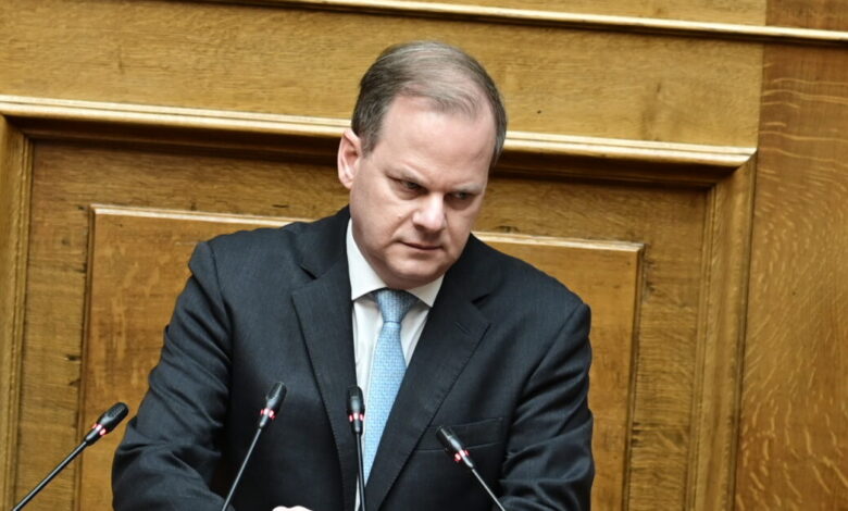 Ο-Κώστας-Αχ.-Καραμανλής-παραπέμπεται-με-157-«ναι»-στο-δικαστικό-συμβούλιο-για-τα-Τέμπη