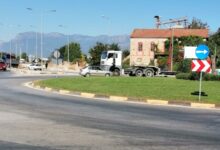Σύγκρουση-αυτοκινήτου-με-φορτηγό-σε-κόμβο-στα-Τρίκαλα