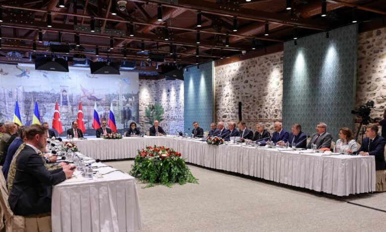 Η-Ρωσία-περιμένει-«πολύ-δύσκολες»-διαπραγματεύσεις-με-την-Ουκρανία-στην-Κωνσταντινούπολη-–-Το-απόγευμα-ο-γ’-γύρος-των-συνομιλιών