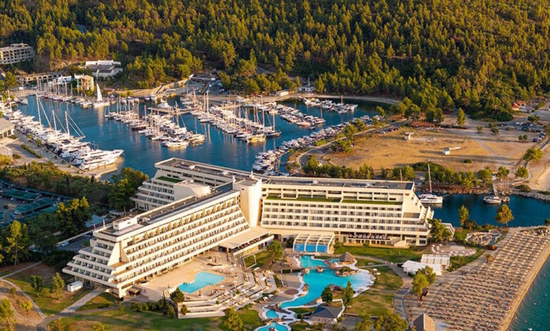 Συνεργασία-μεταξύ-του-porto-carras-και-της-swot-hospitality