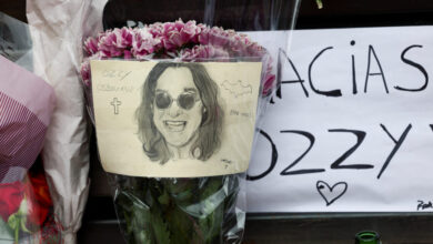 ozzy-osbourne:-Στο-Μπέρμιγχαμ,-θαυμαστές-αποχαιρετούν-το-«είδωλο-της-πόλης»