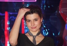Δανάη-Παππά:-«Ανεβάζει-το-θερμόμετρο»-με-το-κόκκινο-μπικίνι-της