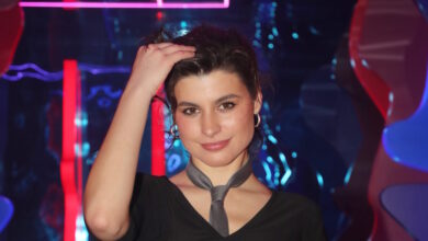 Δανάη-Παππά:-«Ανεβάζει-το-θερμόμετρο»-με-το-κόκκινο-μπικίνι-της