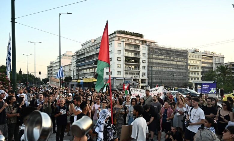 Γάζα:-Διαδήλωση-στο-Σύνταγμα-με-κατσαρόλες-και-τηγάνια-–-«Δώστε-φαΐ-στην-Παλαιστίνη»