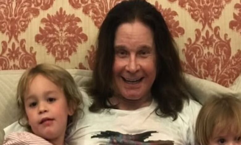 ozzy-osbourne:-Η-τελευταία-του-επιθυμία-–-«Θέλω-να-περάσω-χρόνο-με-τα-εγγόνια-μου,-όχι-να-πεθάνω-σε-δωμάτιο-ξενοδοχείου»