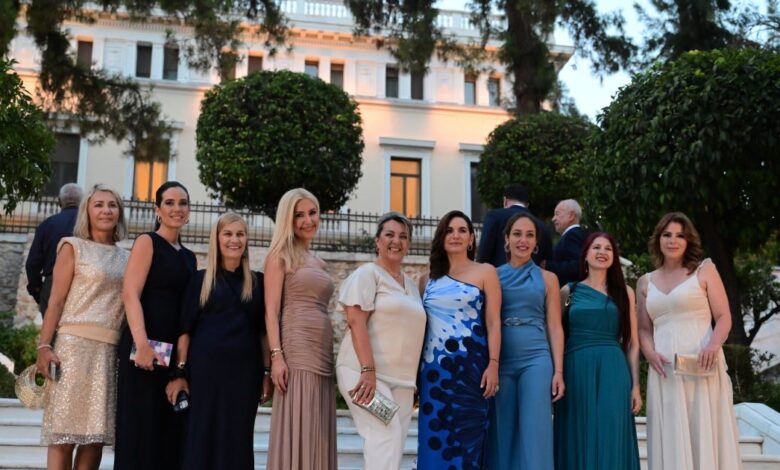 «Η-δεξίωση-στο-Προεδρικό-Μέγαρο-τείνει-να-μιμηθεί-τα-Όσκαρ»-λέει-βουλευτής-του-ΠΑΣΟΚ