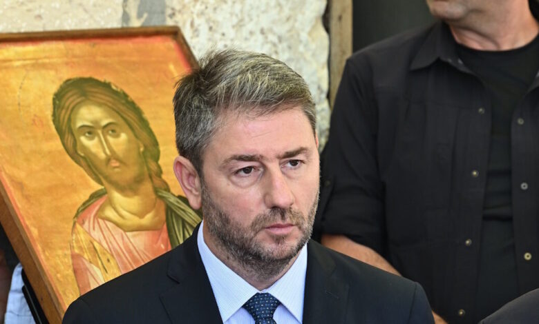 Ο-Νίκος-Ανδρουλάκης-στην-Τένεδο:-Όπου-υπάρχει-πίστη-και-ιστορική-συνείδηση,-τίποτε-δεν-σβήνει