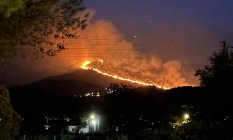Φωτιές:-Μάχη-με-τις-φλόγες-όλο-το-βράδυ-σε-Αττική,-Εύβοια,-Χανιά,-Μεσσηνία,-Κύθηρα
