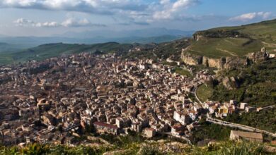 Κορλεόνε,-το-χωριό-της-Κόζα-Νόστρα-που-θέλει-να-«αποτινάξει»-τη-Μαφία