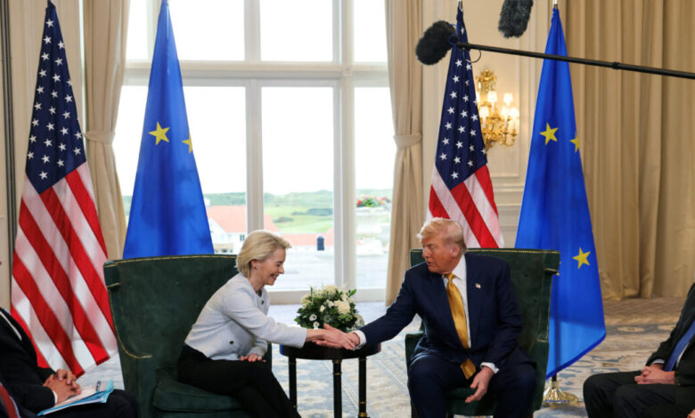 Ανάλυση-new-york-times:-Η-Ευρώπη-έκανε-πίσω-για-να-επιβιώσει-–-Συμβιβασμός-με-Τραμπ-για-δασμούς-15%
