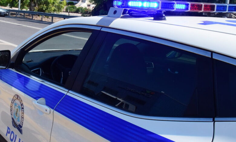 Χανιά:-Στο-νοσοκομείο-ο-πατέρας-του-21χρονου-που-τον-βοήθησε-να-ξεφύγει-από-την-αστυνομία-με-τις-φοιτήτριες-με-το-ωτοστόπ