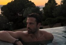 Ο-Κωνσταντίνος-Αργυρός-χαλαρώνει-στη-Σκιάθο-–-Οι-φωτογραφίες-στην-πισίνα-με-φόντο-το-ηλιοβασίλεμα