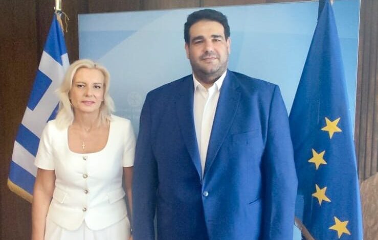 Ανέλαβε-Γενική-Γραμματέας-Αποκεντρωμένης-η-Καραλαριώτου