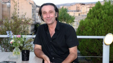 Ρένος-Χαραλαμπίδης:-«Θα-ήθελα-να-ευχαριστήσω-όλους-αυτούς-τους-άντρες-που-με-σώσανε,-παίρνοντάς-μου-τις-γυναίκες»