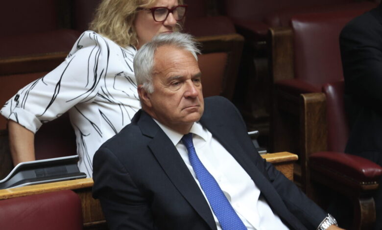 ΟΠΕΚΕΠΕ:-Η-ώρα-του-Μάκη-Βορίδη-και-του-Λευτέρη-Αυγενάκη-στη-Βουλή-–-Αποχή-της-ΝΔ-από-την-ψηφοφορία-για-σύσταση-Προανακριτικής