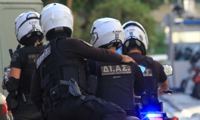 Θεσσαλονίκη:-Ανήλικος-κατηγορείται-για-εμπρησμό-μοτοσικλέτας-–-Ήταν-υπόδικος-για-συμμετοχή-σε-ακροδεξιά-ομάδα
