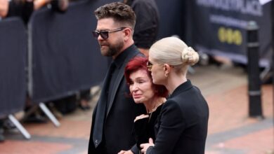 ozzy-osbourne:-Το-Μπέρμιγχαμ-αποχαιρετά-τον-«Πρίγκιπα-του-Σκότους»-–-xιλιάδες-fans-στη-νεκρική-πομπή