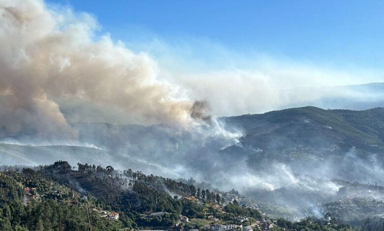 Πορτογαλία:-Τρεις-μεγάλες-δασικές-πυρκαγιές-σε-εξέλιξη-–-Σε-κατάσταση-συναγερμού-η-χώρα