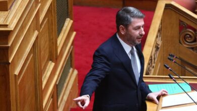 Ανδρουλάκης:-Χθες-πάθατε-ομαδική-δυσανεξία-στην-διαφάνεια-και-καταπατήσατε-το-Σύνταγμα