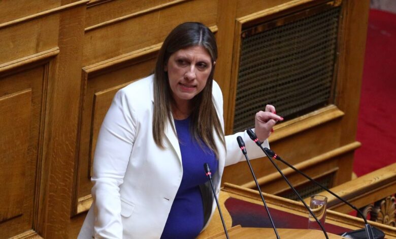 Η-Κωνσταντοπούλου-υπερασπίστηκε-τον-Καραναστάση-με-άγρια-επίθεση-στον-Λαζαρίδη:-«Γυμνοσάλιαγκα,-λέσι,-υποκείμενο»