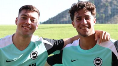 Μπράιτον:-Ο-Στέφανος-Τζίμας-πήρε-τη-φανέλα-με-το-9-–-Ο-Μπάμπης-Κωστούλας-επέλεξε-το-«πατρικό»-19
