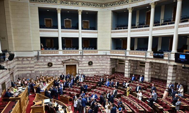 ΟΠΕΚΕΠΕ:-Απορρίφθηκαν-οι-προτάσεις-για-Προανακριτική-κατά-Βορίδη-και-Αυγενάκη-–-Εντάσεις-και-αποχώρηση-σύσσωμης-της-αντιπολίτευσης