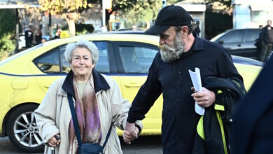 Πέθανε-η-μητέρα-του-Κωνσταντίνου-Πολυχρονόπουλου-–-Πρόσφατα-παραπέμφθηκαν-σε-δίκη-για-τις-δωρεές-στον-«Άλλον-Άνθρωπο»