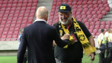 Η-θερμή-αγκαλιά-Μάριου-Ηλιόπουλου-και-Μάρκο-Νίκολιτς-ξεχωρίζει-από-την-παρακάμερα-της-πρόκρισης-της-ΑΕΚ