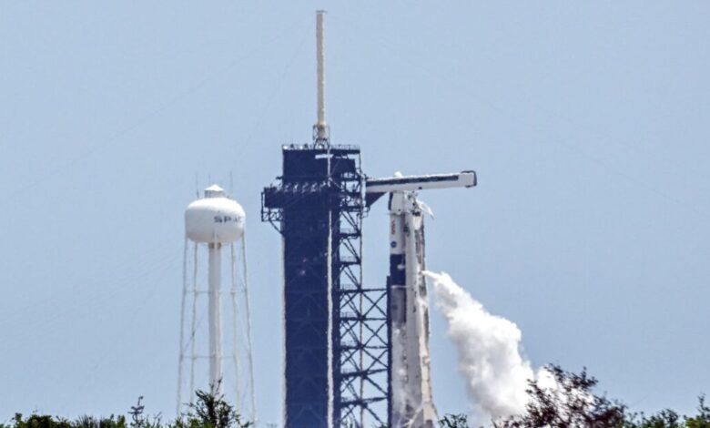 spacex:-Εκτοξεύτηκε-το-διαστημόπλοιο-dragon-με-τους-4-αστροναύτες-με-ρότα-τον-iss