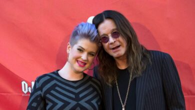 kelly-osbourne:-Η-ροκ-ωδή-στον-πατέρα-της-ozzy-osbourne-δυο-ημέρες-μετά-την-κηδεία-του