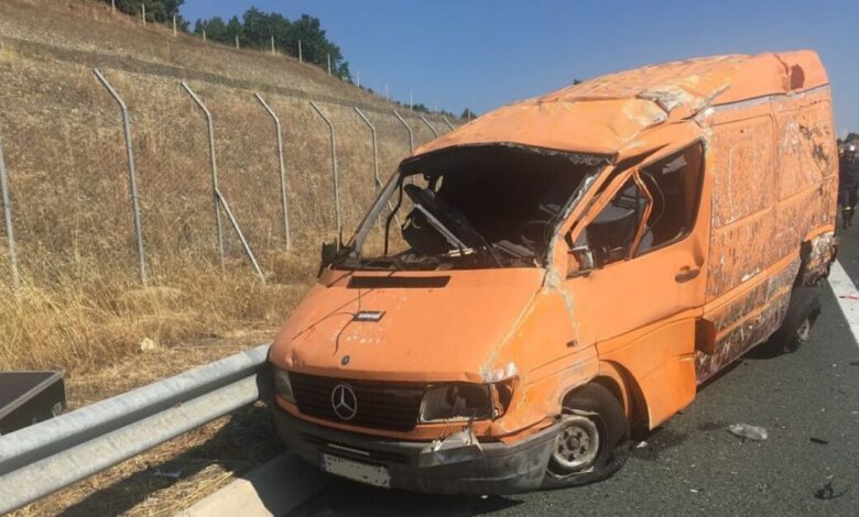 Γρεβενά:-Τροχαίο-με-έναν-νεκρό-και-έναν-τραυματία-στην-Εγνατία-Οδό-–-Το-βαν-προσέκρουσε-στα-κικλιδώματα