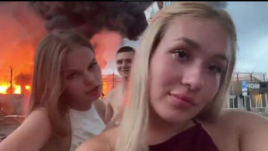 Ρωσία:-Συνελήφθησαν-δύο-Ρωσίδες-influencers-που-έβγαλαν-βίντεο-tiktok-μπροστά-σε-φλεγόμενο-διυλιστήριο-μετά-από-ουκρανική-επίθεση