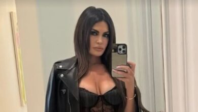Κίμπερλι-Γκιλφόιλ:-Η-selfie-με-sexy-total-black-look-–-Η-ανανεωμένη-εμφάνισή-της-παρά-το-«πάγωμα»-της-άφιξής-της-στην-Ελλάδα