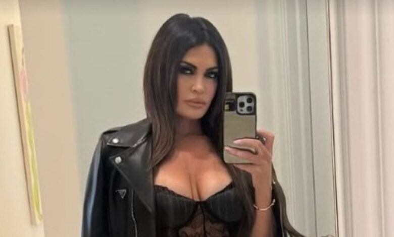 Κίμπερλι-Γκιλφόιλ:-Η-selfie-με-sexy-total-black-look-–-Η-ανανεωμένη-εμφάνισή-της-παρά-το-«πάγωμα»-της-άφιξής-της-στην-Ελλάδα