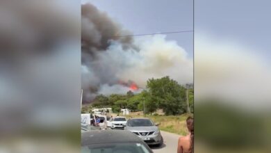 Ισπανία:-Γιγαντιαία-φωτιά-κοντά-στην-Ταρίφα,-μαζικές-εκκενώσεις-ξενοδοχείων-και-κάμπινγκ