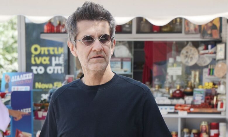 Φοίβος:-Οι-κοινές-εμμονές-με-τη-σύζυγό-του-και-η-έμπνευση-πίσω-από-το-hit-«Ρωτάω-Ποια»