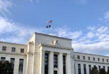 Κασκάρι-(fed):-Πιθανόν-να-χρειαστεί-μια-μείωση-των-επιτοκίων-βραχυπρόθεσμα