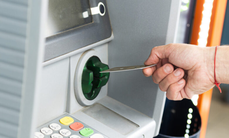 Αναλήψεις-από atm: Νέο-«τοπίο»-για-τις-προμήθειες-από-τη-Δευτέρα-11-Αυγούστου-–-Ποιες-είναι-οι-4-αλλαγές