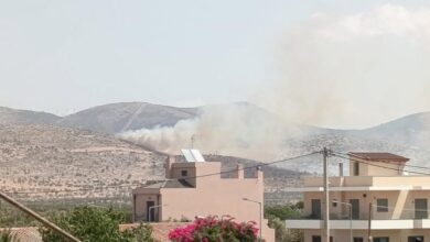 Φωτιά-στα-Μέγαρα-σε-παλιά-χωματερή:-Εναέρια-μέσα-παλεύουν-με-το-μέτωπο