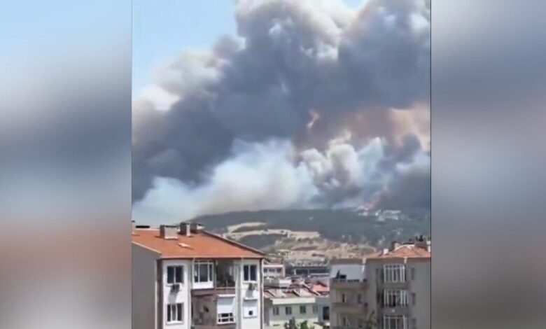 Τουρκία:-Μεγάλη-φωτιά-στα-Δαρδανέλλια-–-Διακόπηκε-η-ναυσιπλοΐα-λόγω-καπνού
