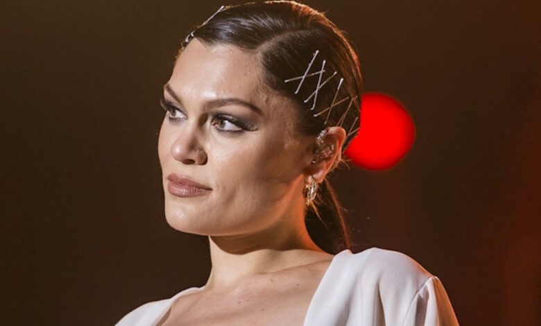 Η-jessie-j-αποκάλυψε-ότι-πρέπει-να-υποβληθεί-και-σε-δεύτερη-επέμβαση-για-τον-καρκίνο-του-μαστού