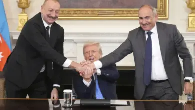 Αζερμπαϊτζάν-Αρμενία:-Χαμόγελα-για-τον-Διάδρομο-Τραμπ-Σιγή-για-τις-διώξεις-κατά-της-Αρμενικής-Εκκλησίας