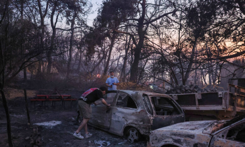 Φωτιές-στην-Τουρκία:-2.000-κάτοικοι-απομακρύνθηκαν-από-περιοχές-του-Τσανάκαλε-–-Τεράστιες-φλόγες,-καμένα-σπίτια-και-αυτοκίνητα