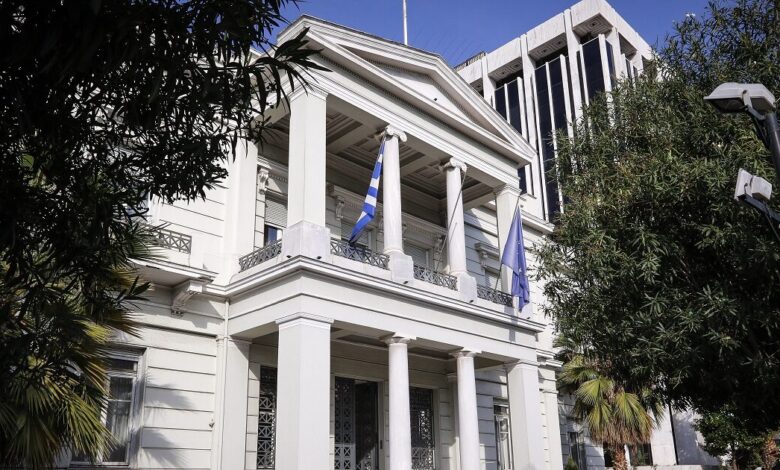 Υπουργείο-Εξωτερικών:-Δεν-εκφράζει-την-επίσημη-θέση-της-Ελλάδας-η-ανάρτηση-της-ελληνικής-πρεσβείας-στο-Λουξεμβούργο