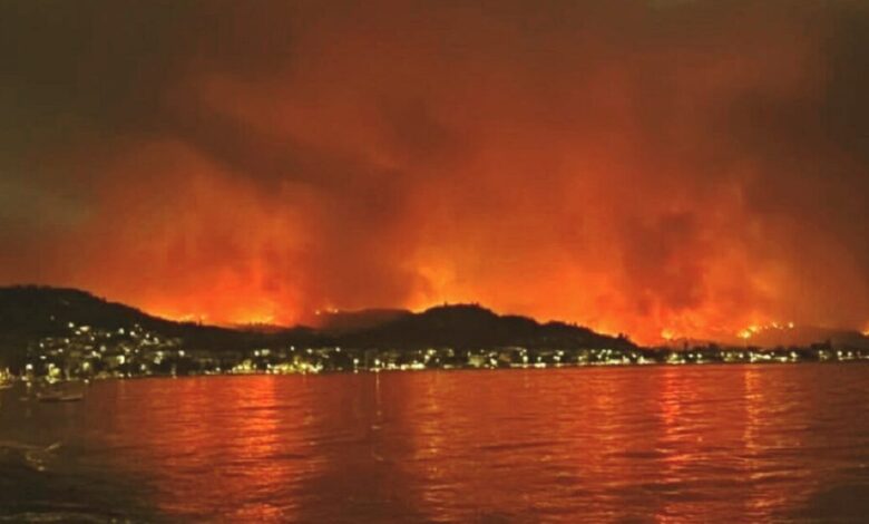 Φωτιές:-Πύρινος-εφιάλτης-στην-Κάτω-Αχαΐα-και-εντολή-εκκένωσης-προς-Πύργο-–-Στις-φλόγες-Χίος,-Πρέβεζα-και-Ζάκυνθος