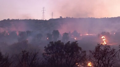 Φωτιά-στα-Μέγαρα:-Μήνυμα-του-112-για-ετοιμότητα-–-Βελτιωμένη-η-εικόνα