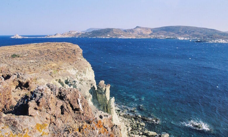 Μήλος:-17-υπάλληλοι-της-υπηρεσίας-καθαριότητας-συνελήφθησαν-για-περιβαλλοντική-ρύπανση
