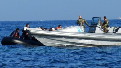 Διασώθηκαν-πάνω-από-110-μετανάστες-σε-Γαύδο,-Κρήτη-και-Σαντορίνη-–-Συνελήφθη-28χρονος-διακινητής-από-το-Σουδάν